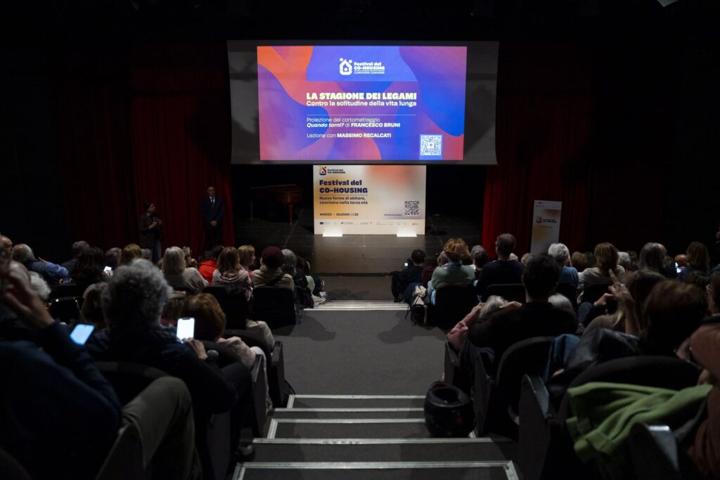0023 Co housing teatro vascello nella pagina 18 Aprile 2026: La stagione dei legami Contro la solitudine della vita lunga 0023 Co housing teatro vascello nella pagina 18 Aprile 2026: La stagione dei legami Contro la solitudine della vita lunga