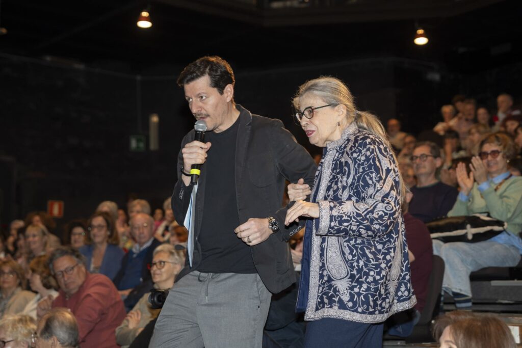 0033 Co housing teatro vascello nella pagina 18 Aprile 2026: La stagione dei legami Contro la solitudine della vita lunga 0033 Co housing teatro vascello nella pagina 18 Aprile 2026: La stagione dei legami Contro la solitudine della vita lunga